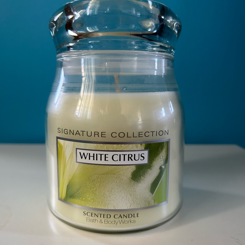 Slatkin/Bath and body works White citrus candle